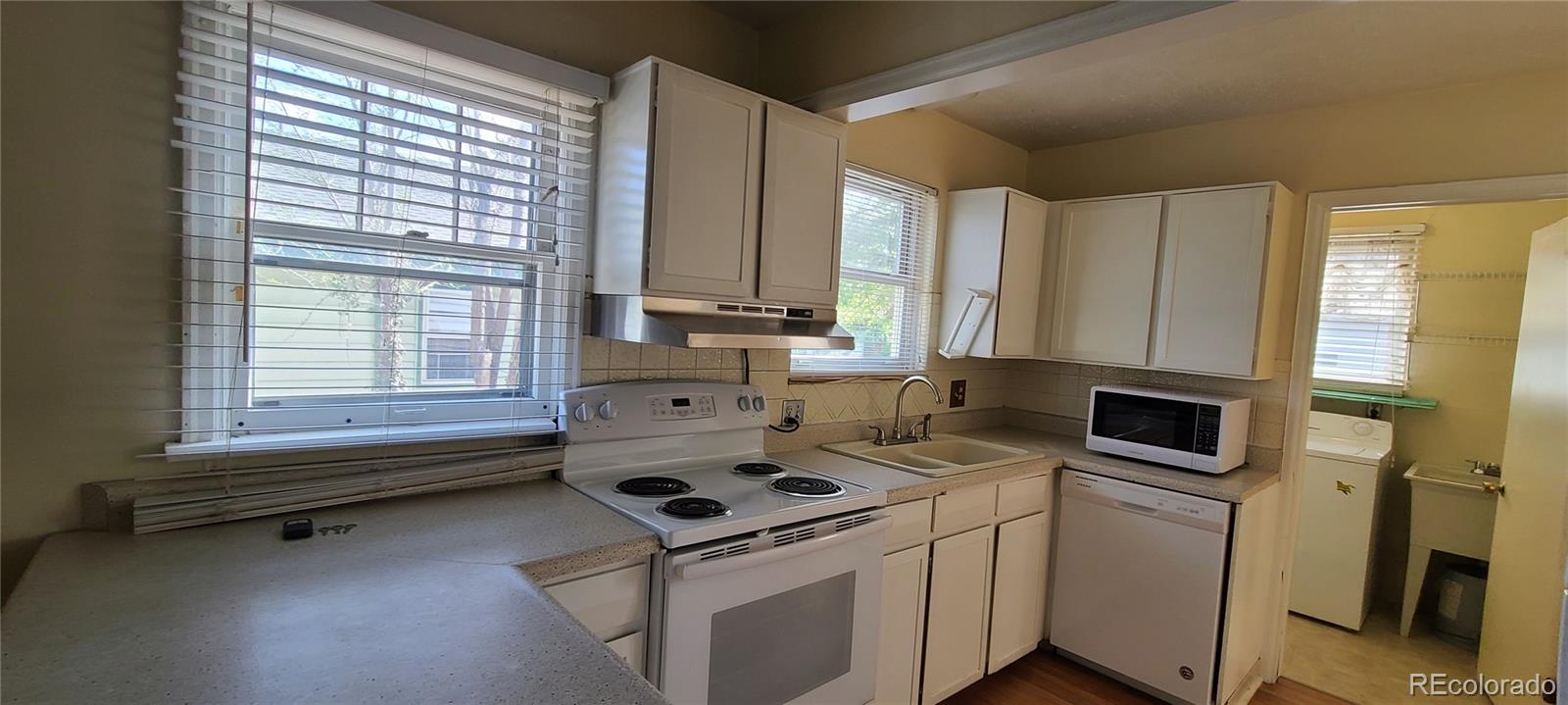 MLS Image #6 for 1409 s clermont street,denver, Colorado