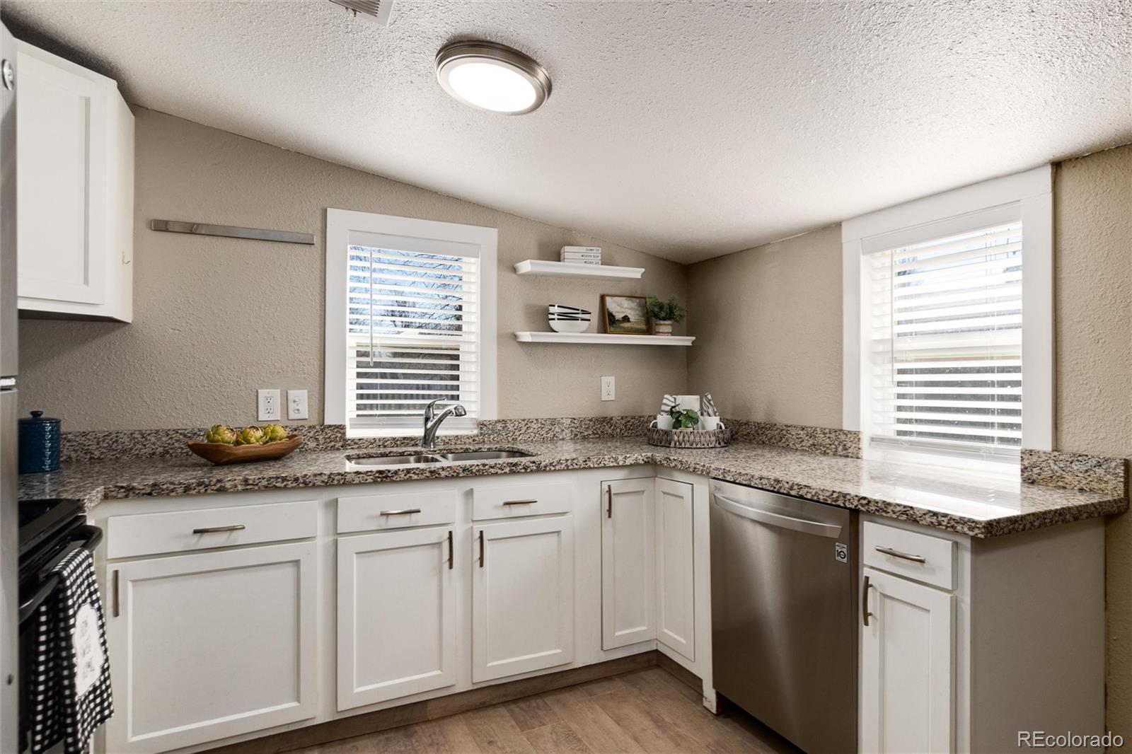MLS Image #16 for 377  stuart street,denver, Colorado