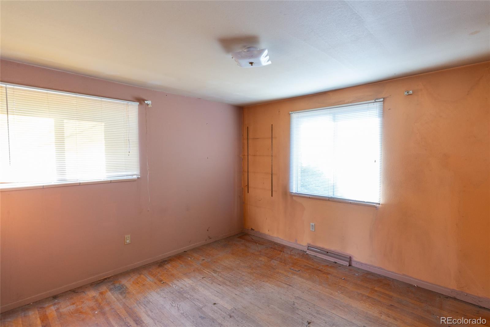 MLS Image #11 for 1996 s linden court,denver, Colorado