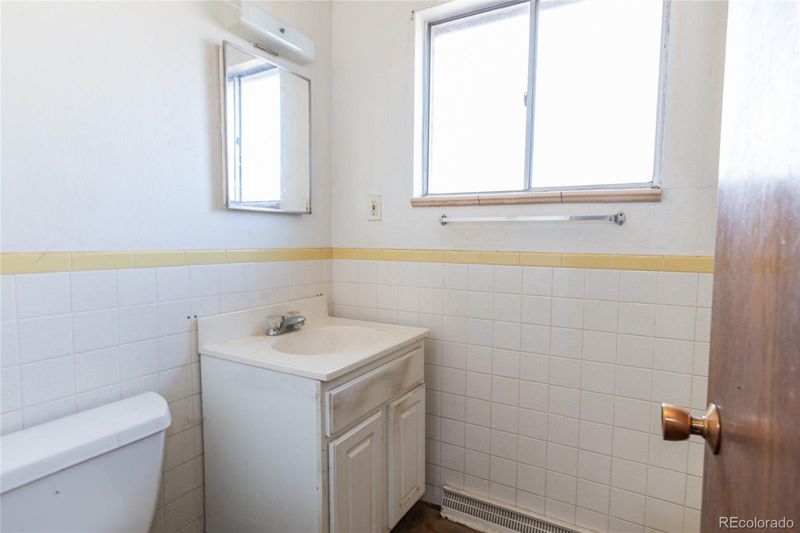 MLS Image #12 for 1996 s linden court,denver, Colorado