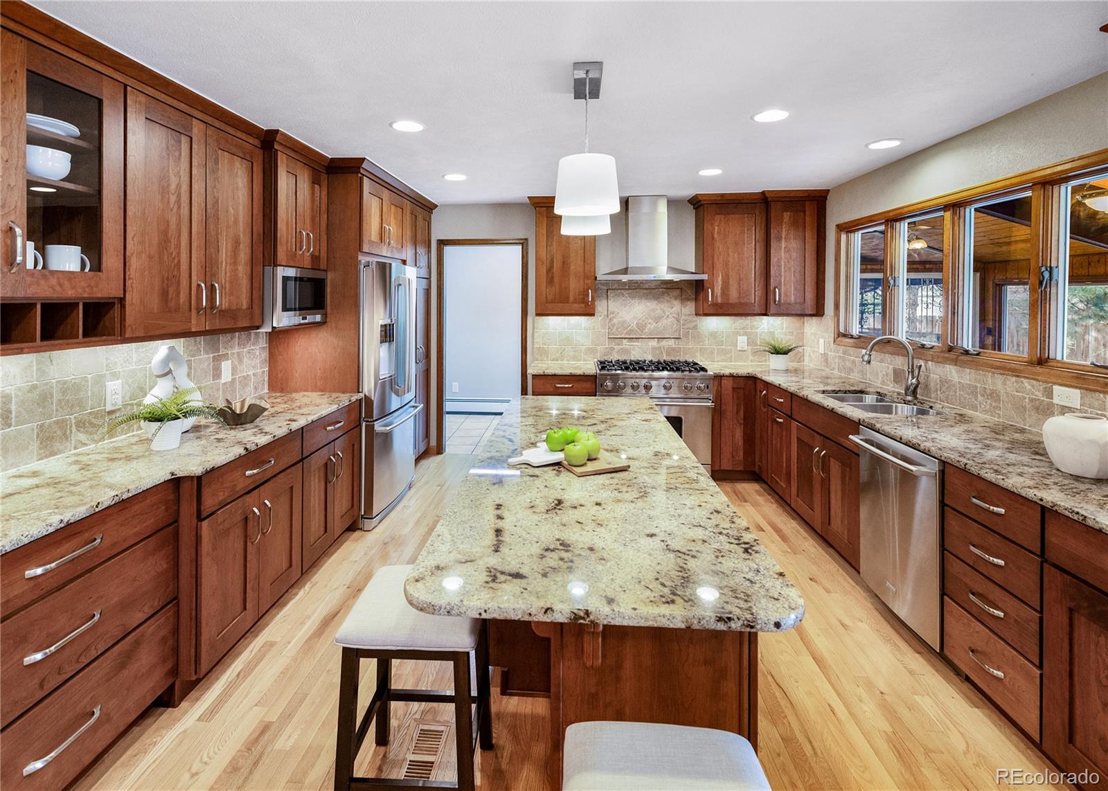 MLS Image #11 for 4180 s yukon way,lakewood, Colorado