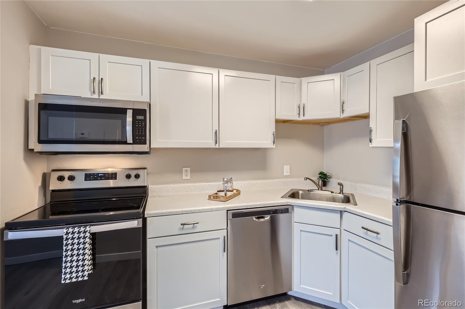 MLS Image #6 for 185 s sable boulevard,aurora, Colorado