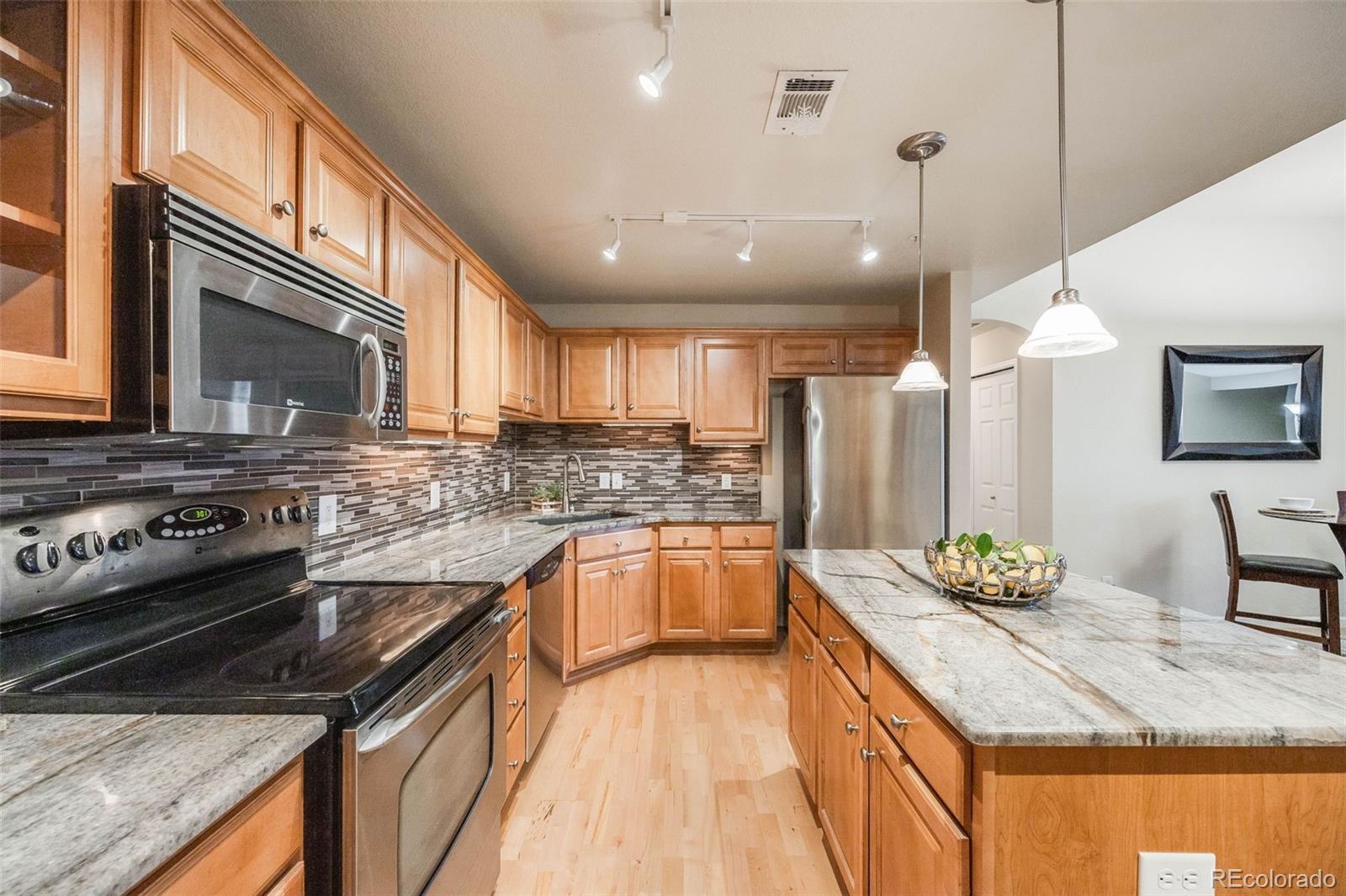 MLS Image #12 for 14190  sun blaze loop,broomfield, Colorado