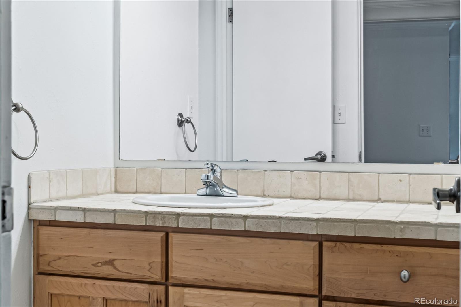 MLS Image #23 for 969 s pearl street,denver, Colorado