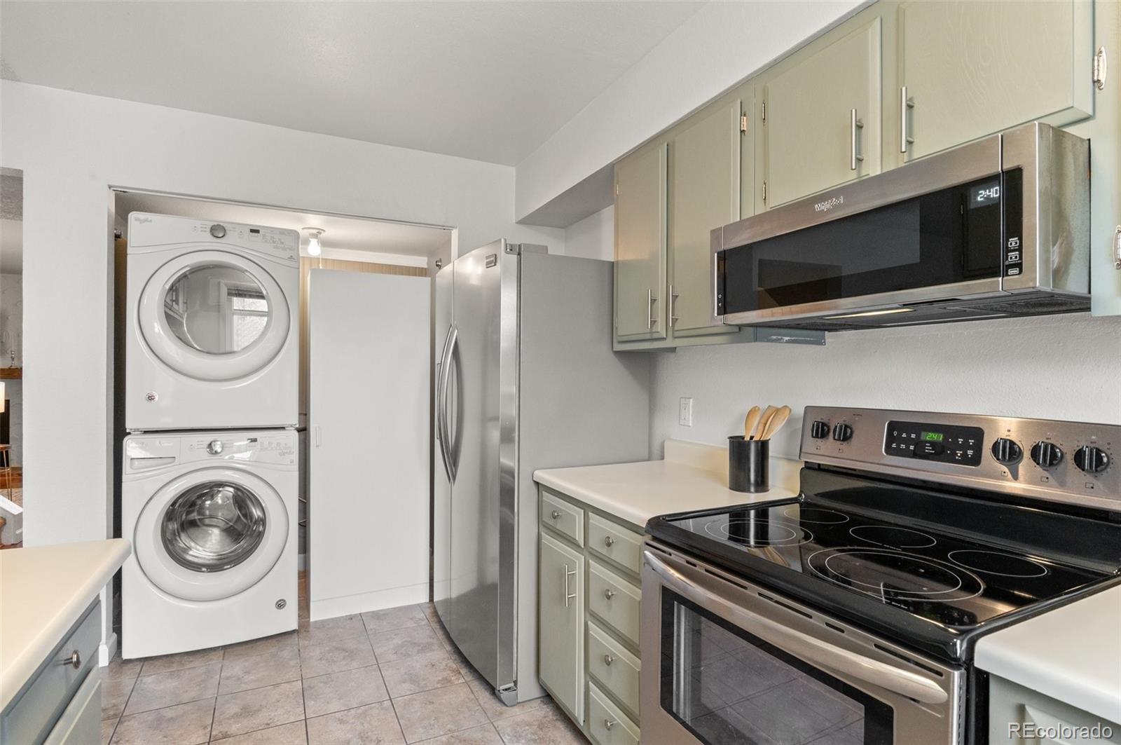 MLS Image #10 for 544  vance street,lakewood, Colorado