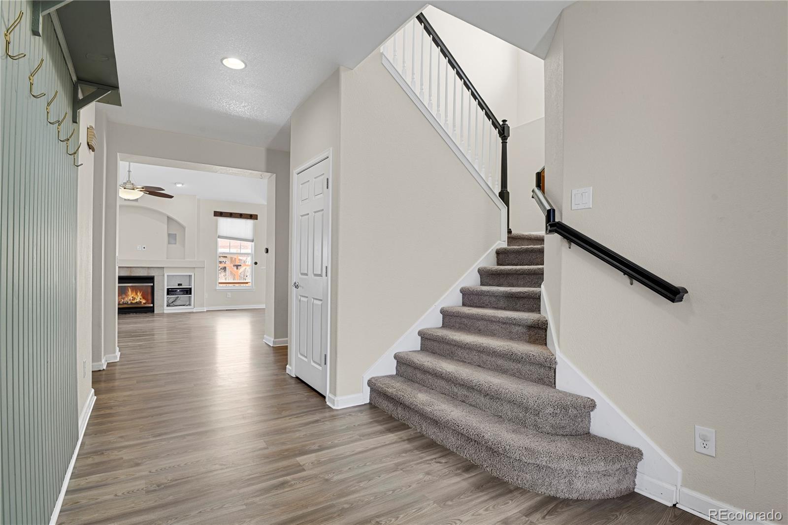 MLS Image #2 for 247 n coolidge way,aurora, Colorado