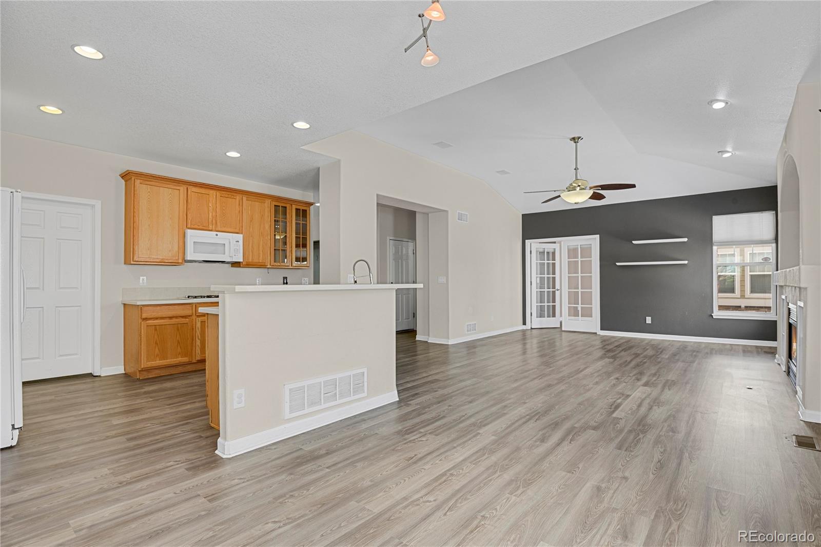 MLS Image #9 for 247 n coolidge way,aurora, Colorado