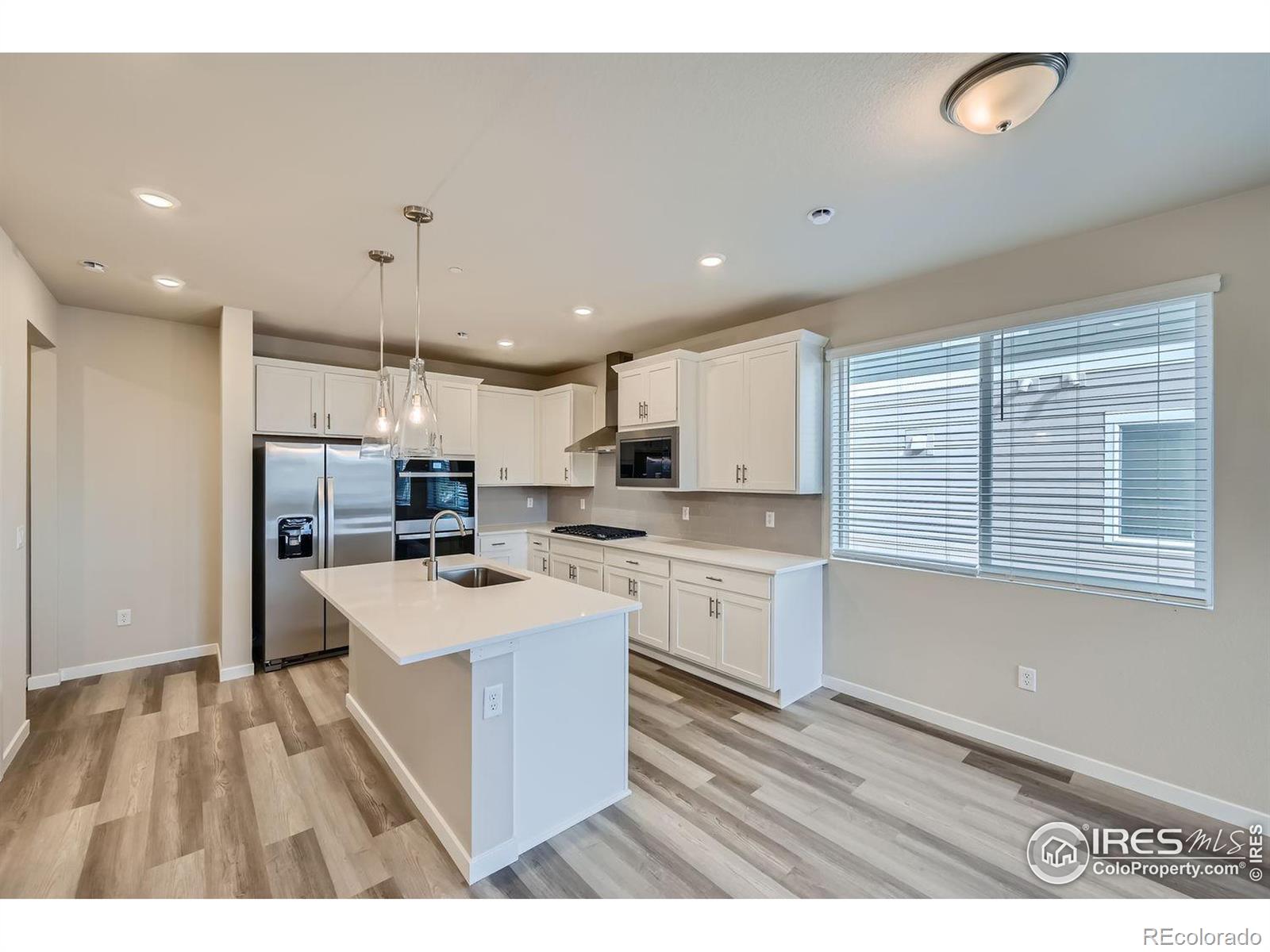 MLS Image #3 for 2734  bear springs circle,longmont, Colorado