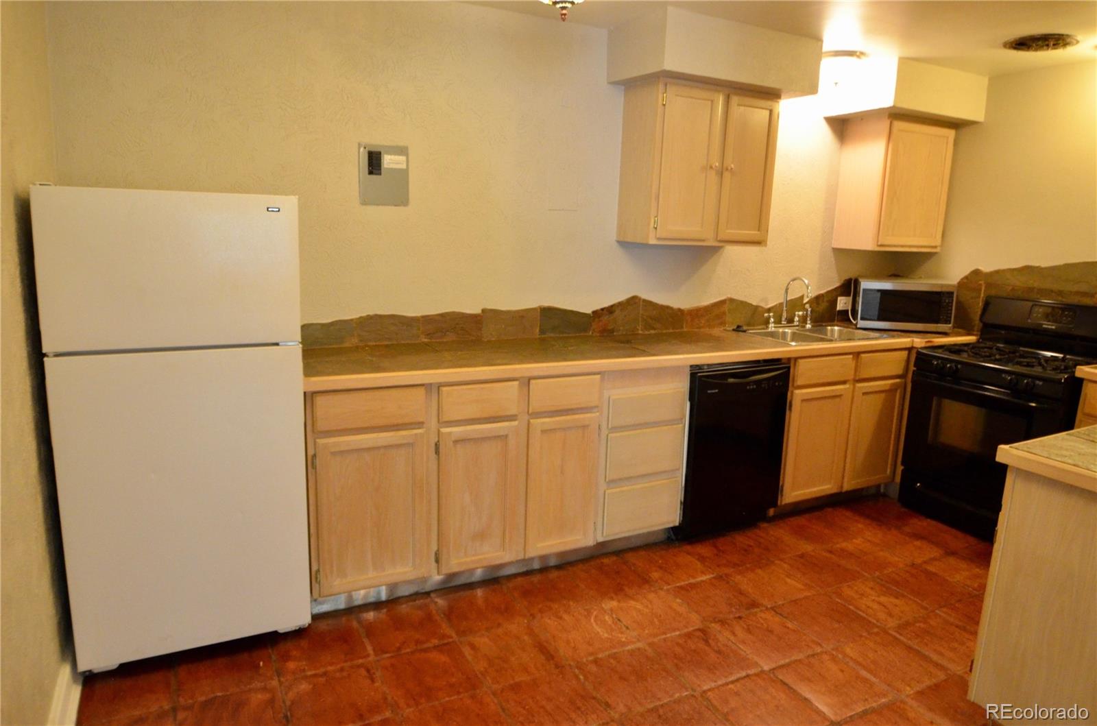 MLS Image #3 for 1620  colorado boulevard 3,denver, Colorado
