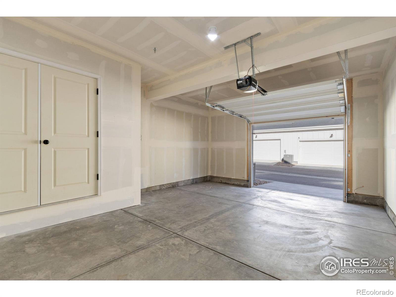 MLS Image #19 for 2110  setting sun drive,windsor, Colorado