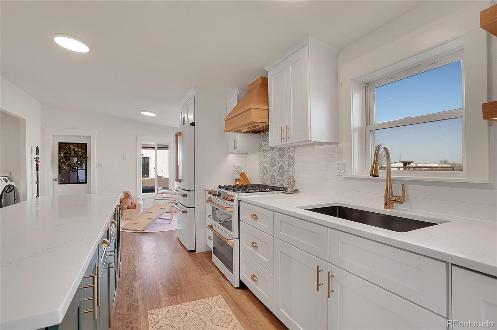 MLS Image #11 for 7686  county road 21 ,fort lupton, Colorado