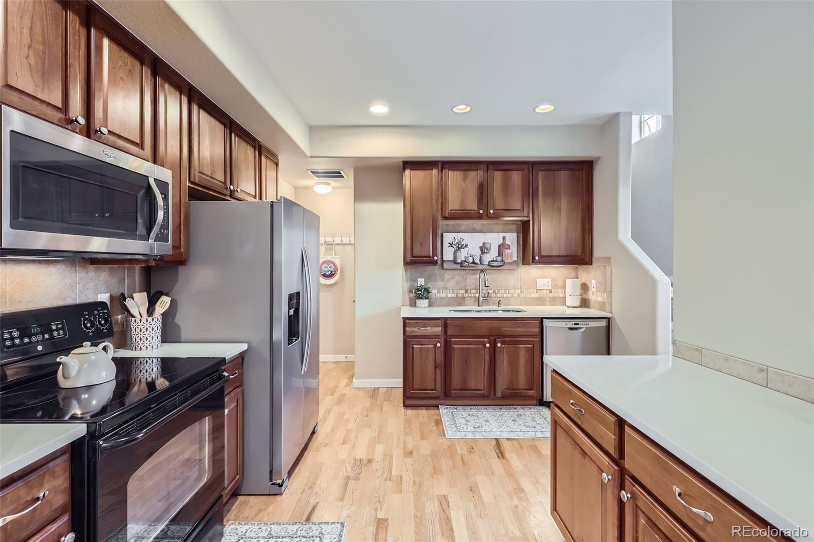 MLS Image #11 for 10148 e 29th drive,denver, Colorado