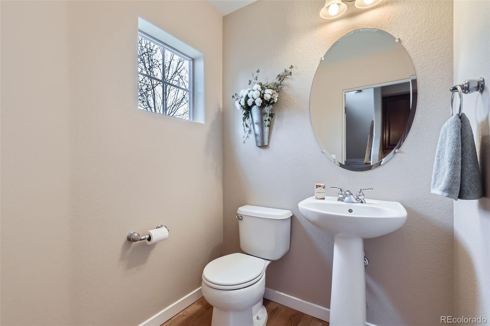 MLS Image #12 for 10148 e 29th drive,denver, Colorado