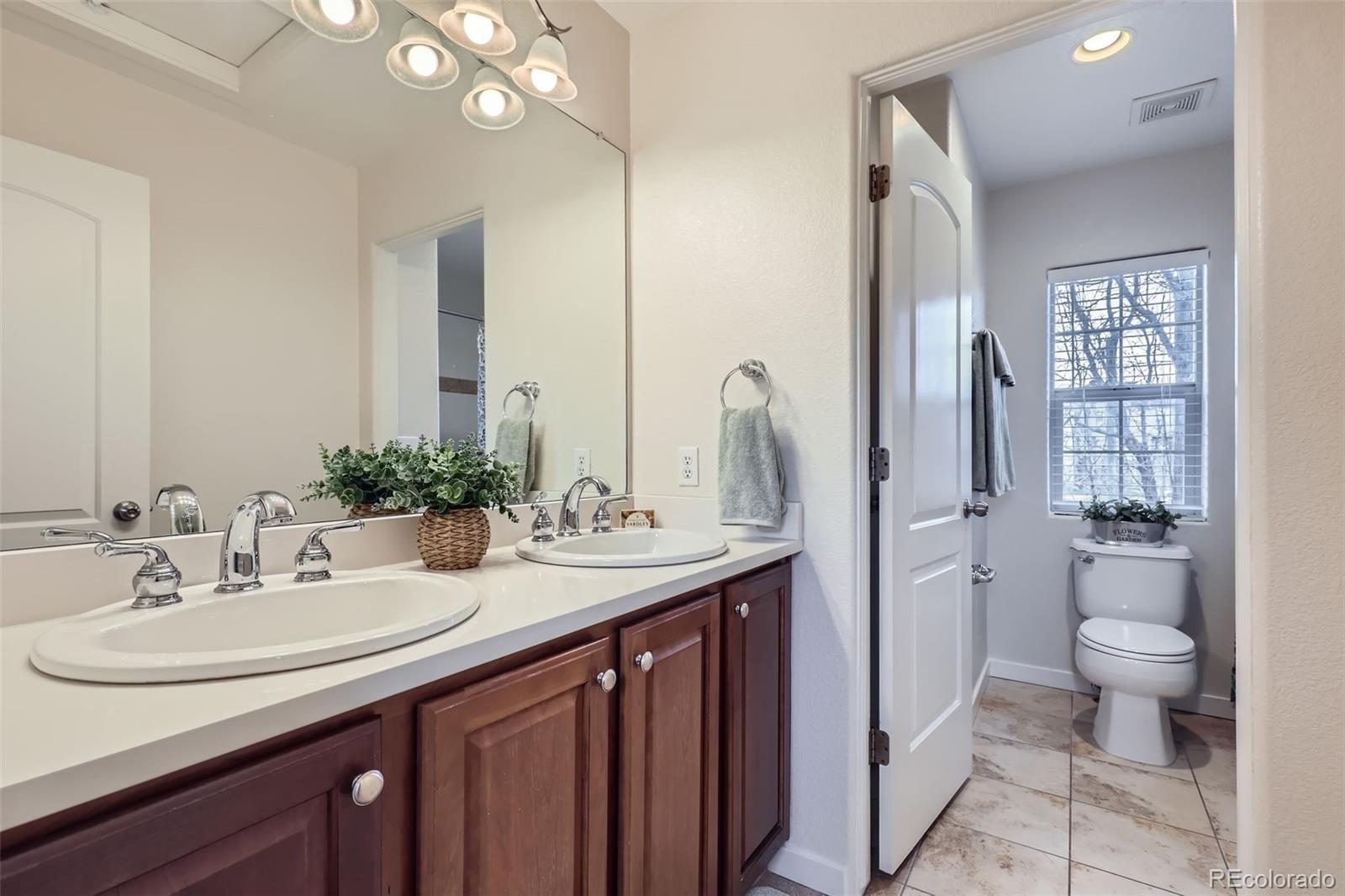 MLS Image #15 for 10148 e 29th drive,denver, Colorado