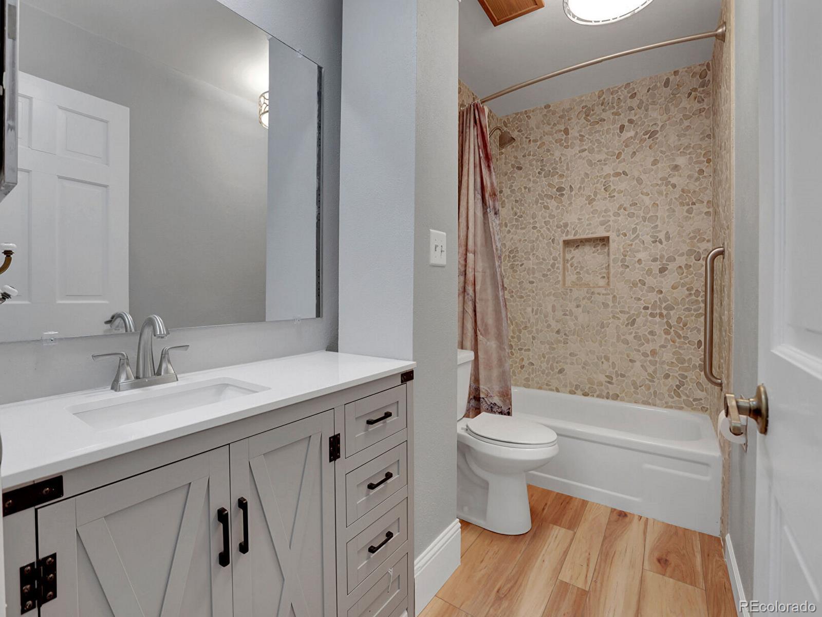 MLS Image #25 for 12362 e vassar drive,aurora, Colorado