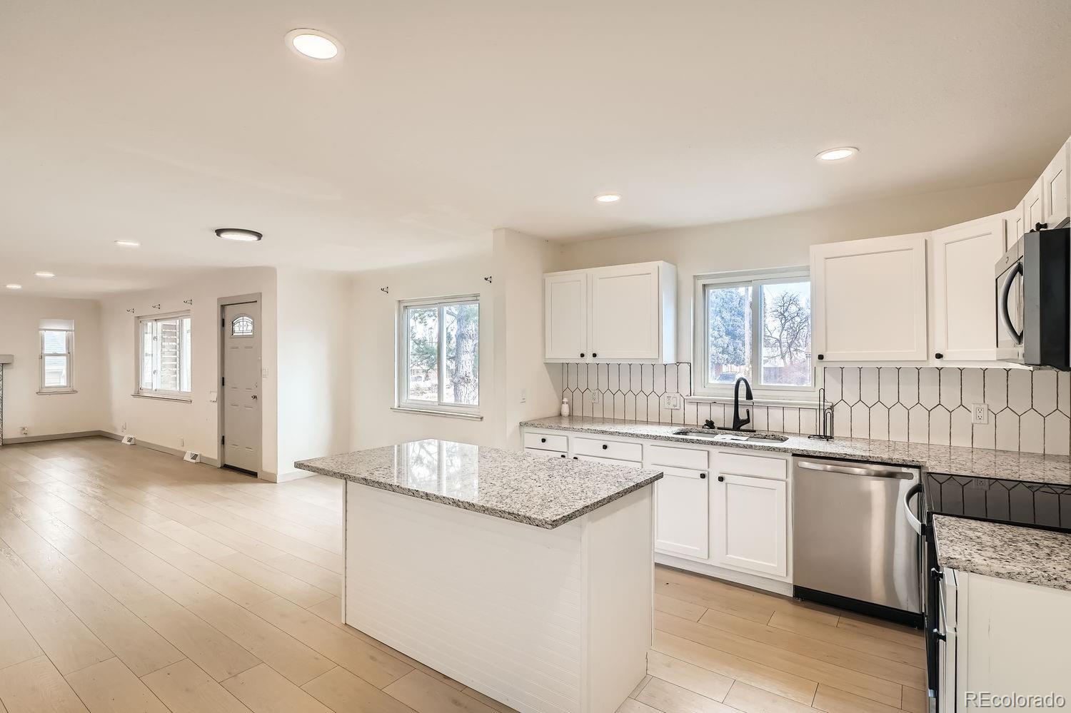 MLS Image #10 for 3361 s dahlia street,denver, Colorado