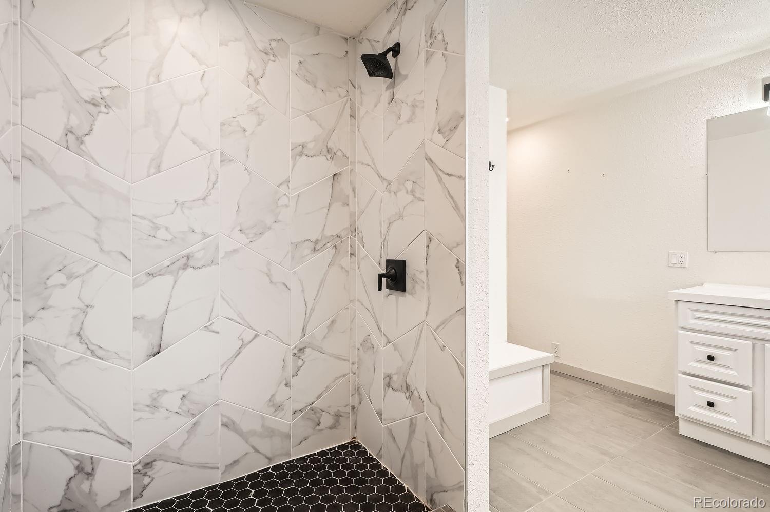 MLS Image #17 for 3361 s dahlia street,denver, Colorado
