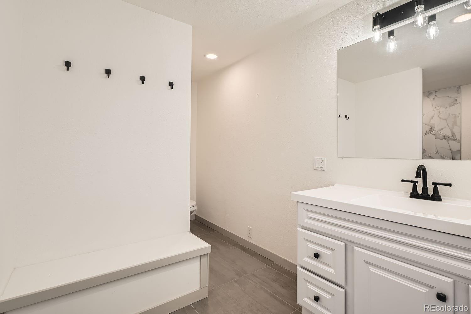 MLS Image #19 for 3361 s dahlia street,denver, Colorado