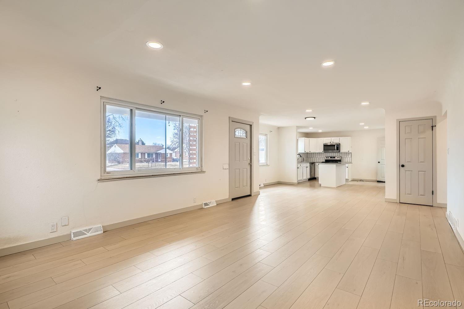 MLS Image #6 for 3361 s dahlia street,denver, Colorado