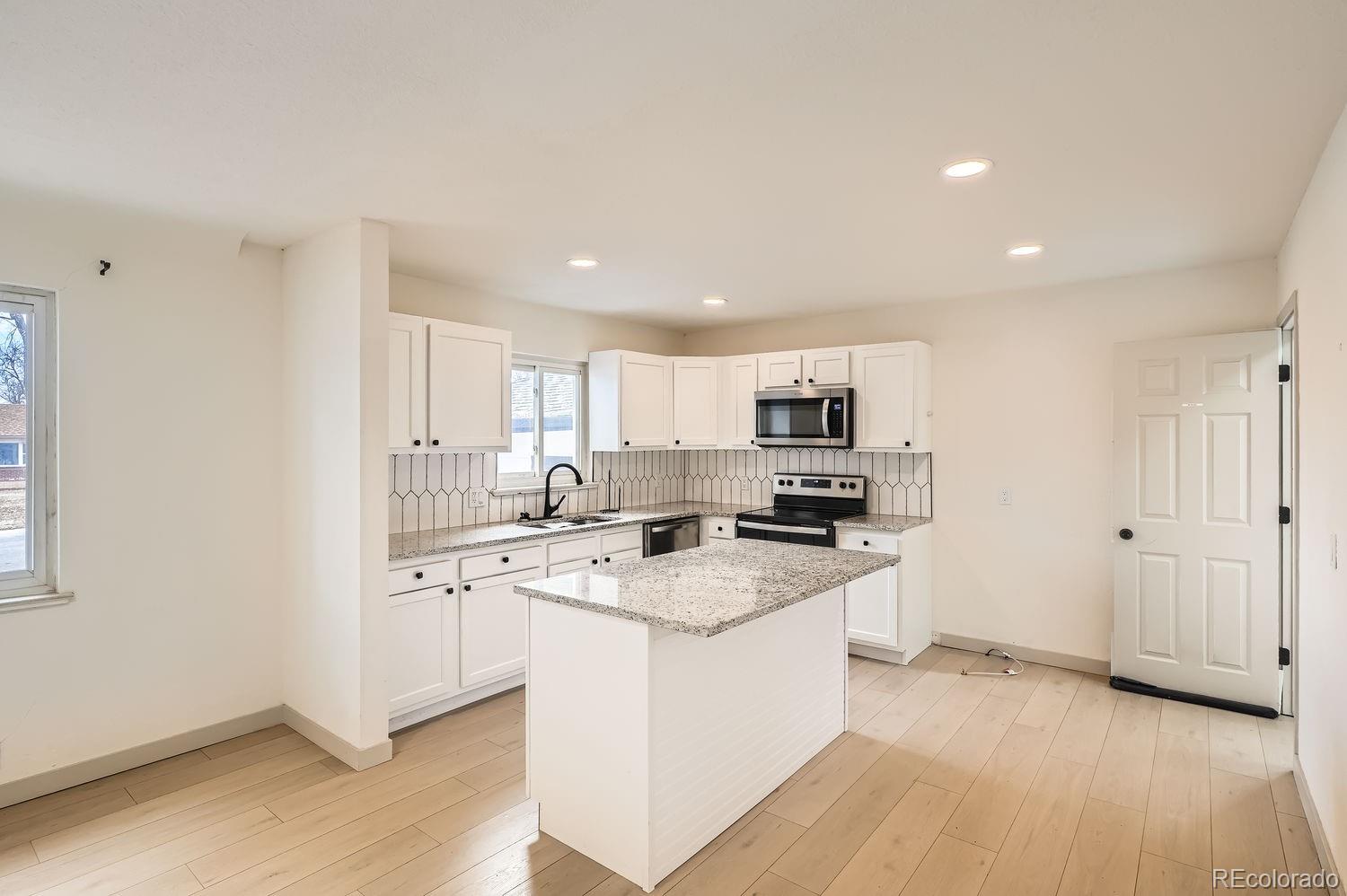 MLS Image #8 for 3361 s dahlia street,denver, Colorado