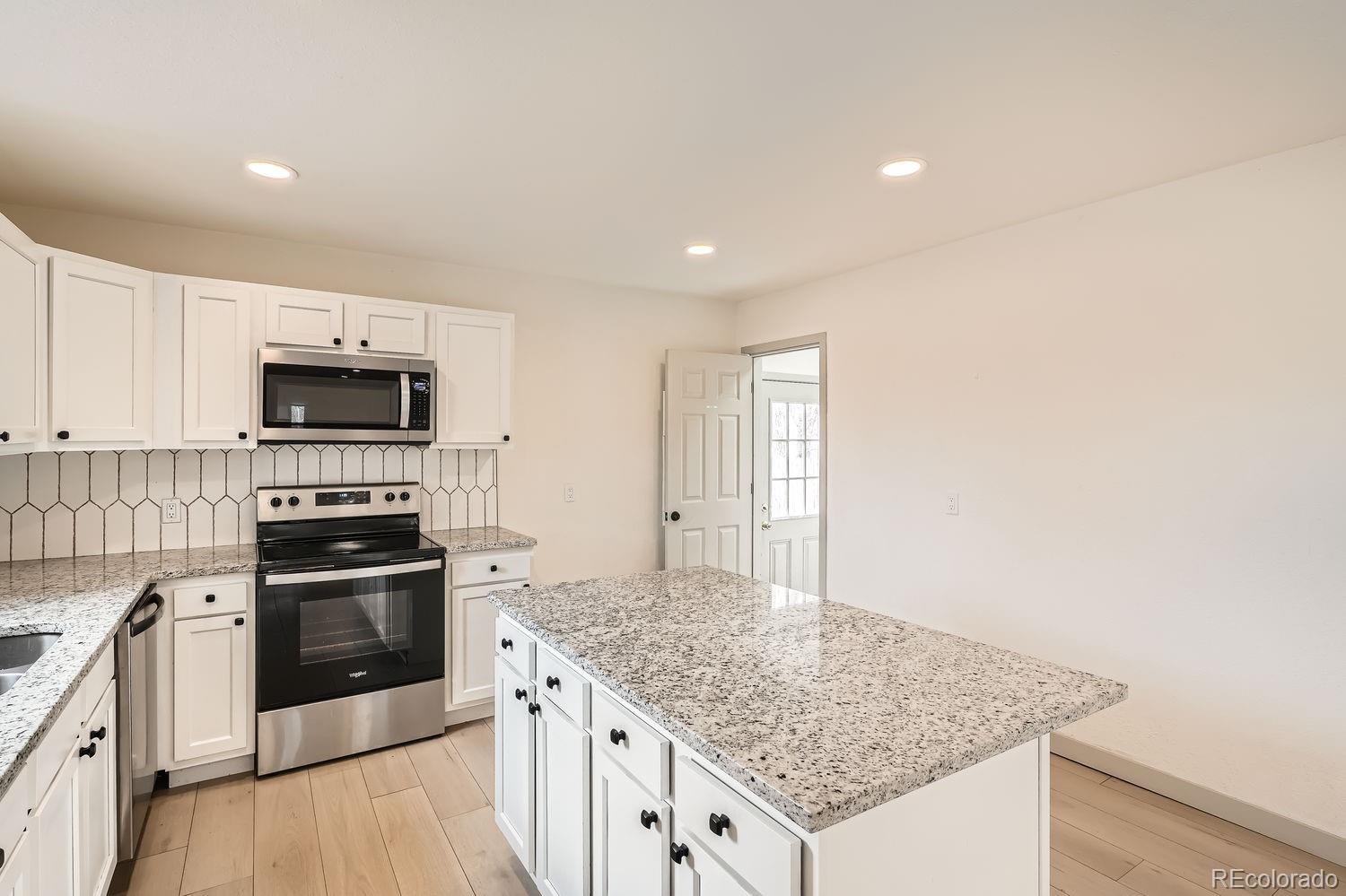 MLS Image #9 for 3361 s dahlia street,denver, Colorado