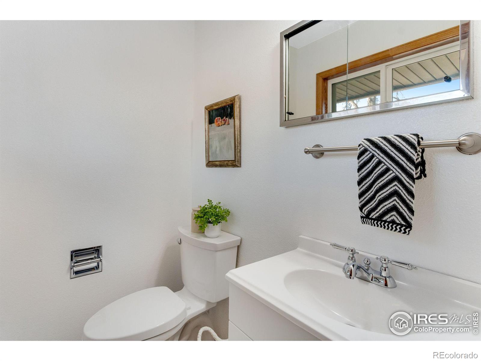 MLS Image #18 for 1630  pinyon court,loveland, Colorado