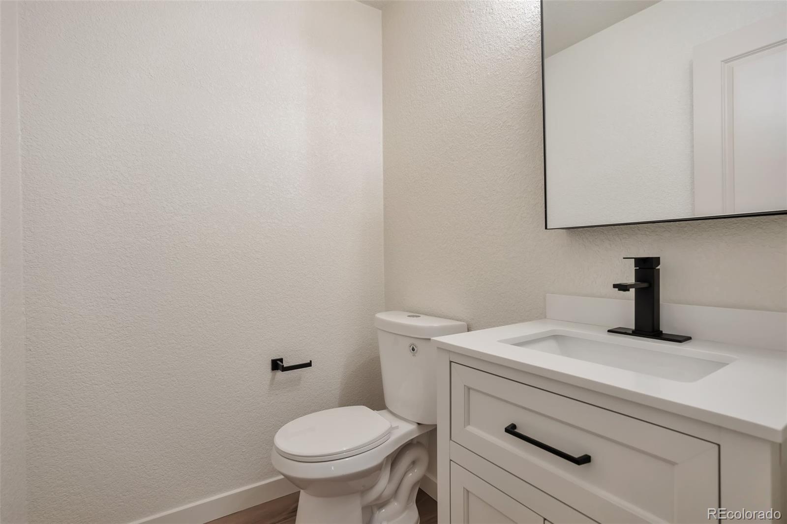 MLS Image #12 for 4582 n fontana way,denver, Colorado