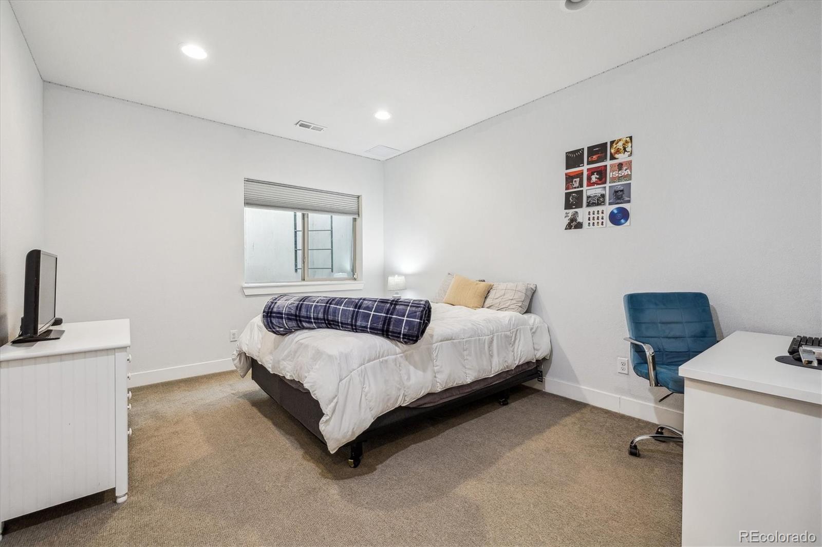 MLS Image #19 for 10610 e 26th avenue,aurora, Colorado