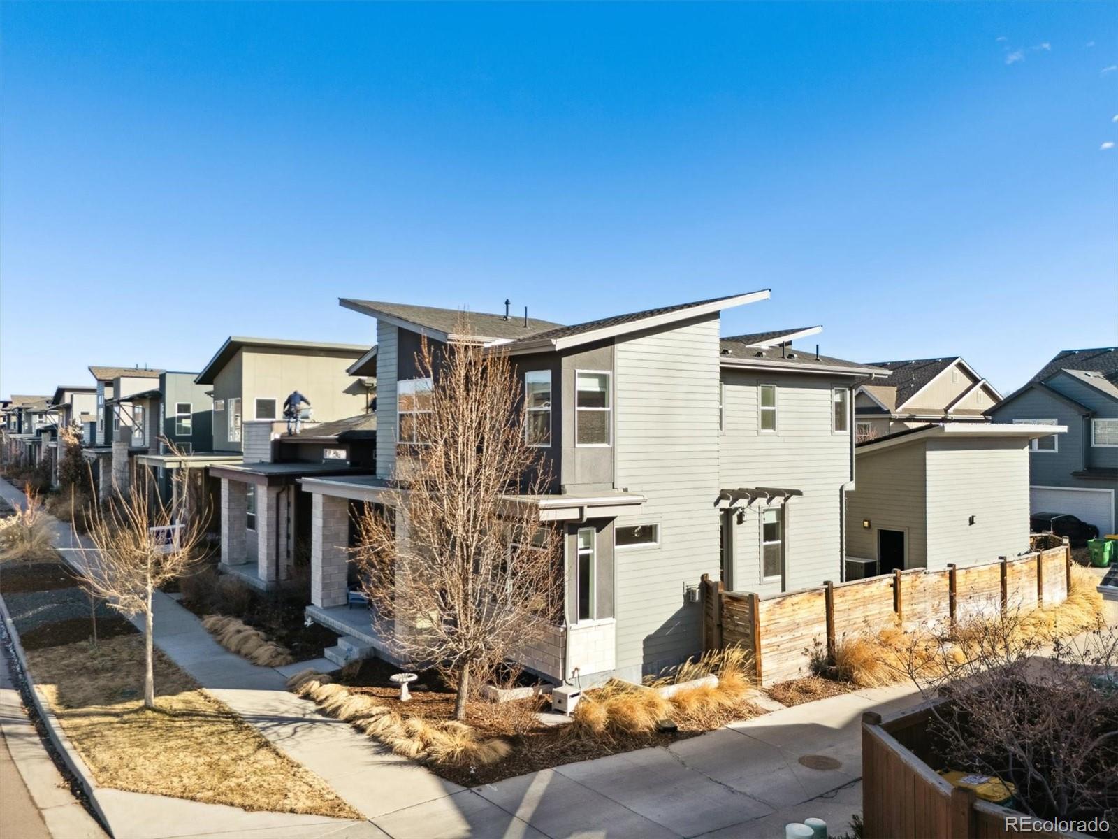 MLS Image #2 for 10610 e 26th avenue,aurora, Colorado