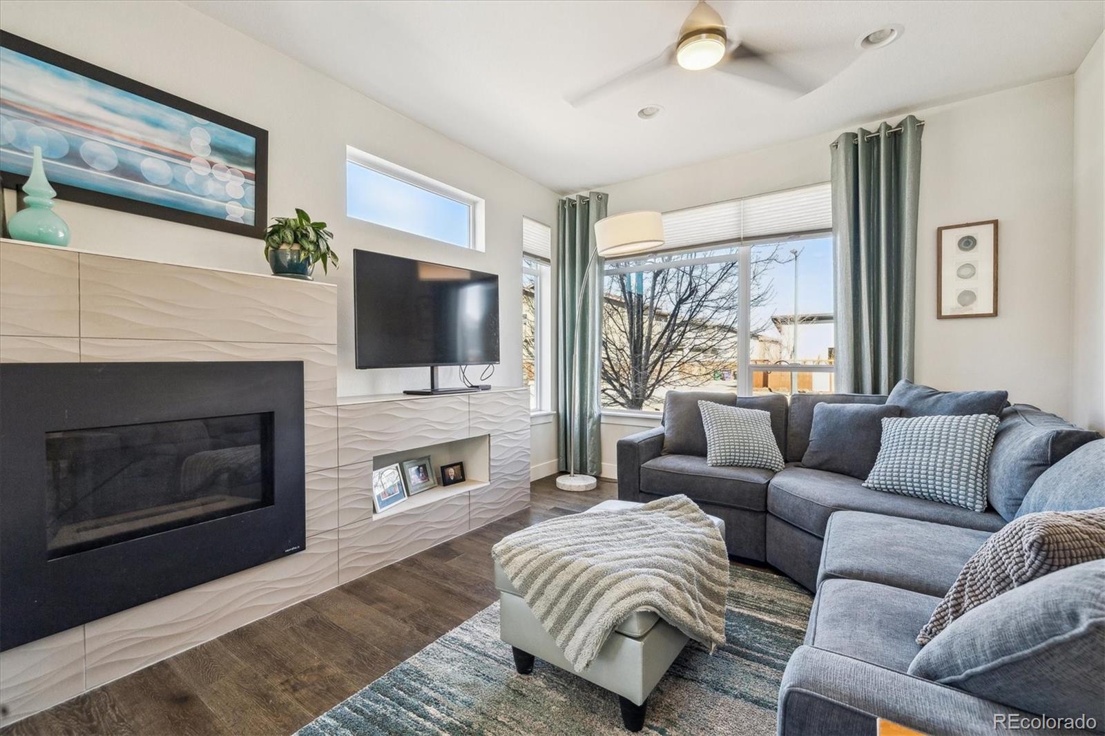 MLS Image #3 for 10610 e 26th avenue,aurora, Colorado