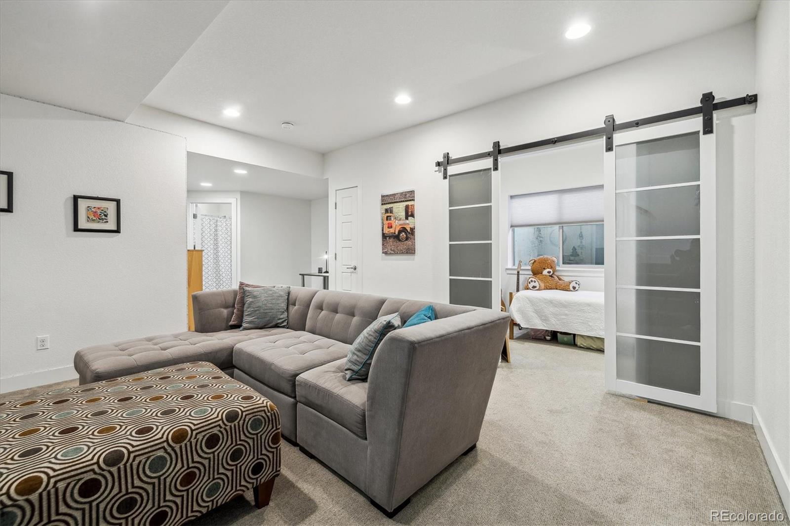 MLS Image #33 for 10610 e 26th avenue,aurora, Colorado