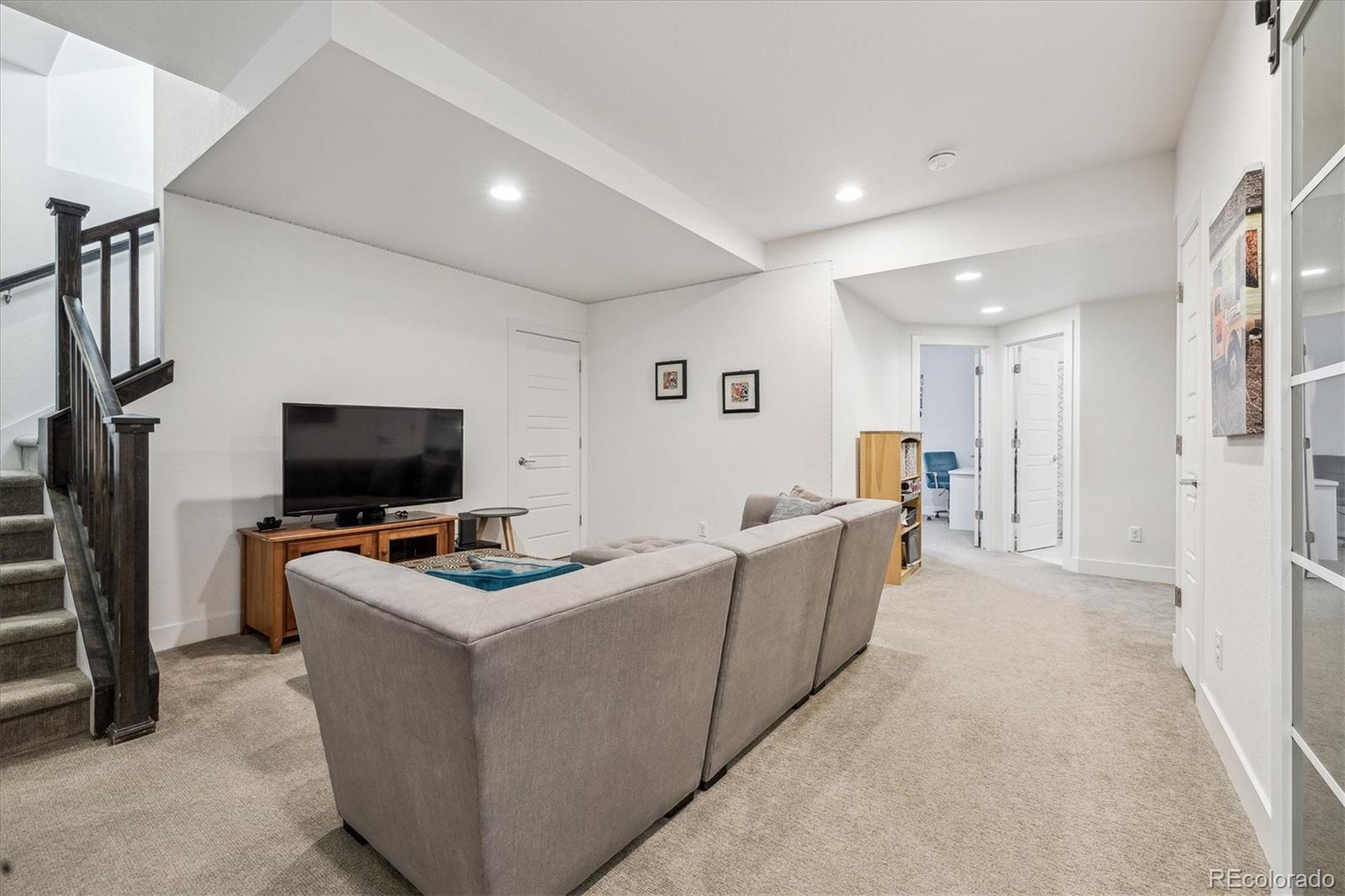 MLS Image #34 for 10610 e 26th avenue,aurora, Colorado
