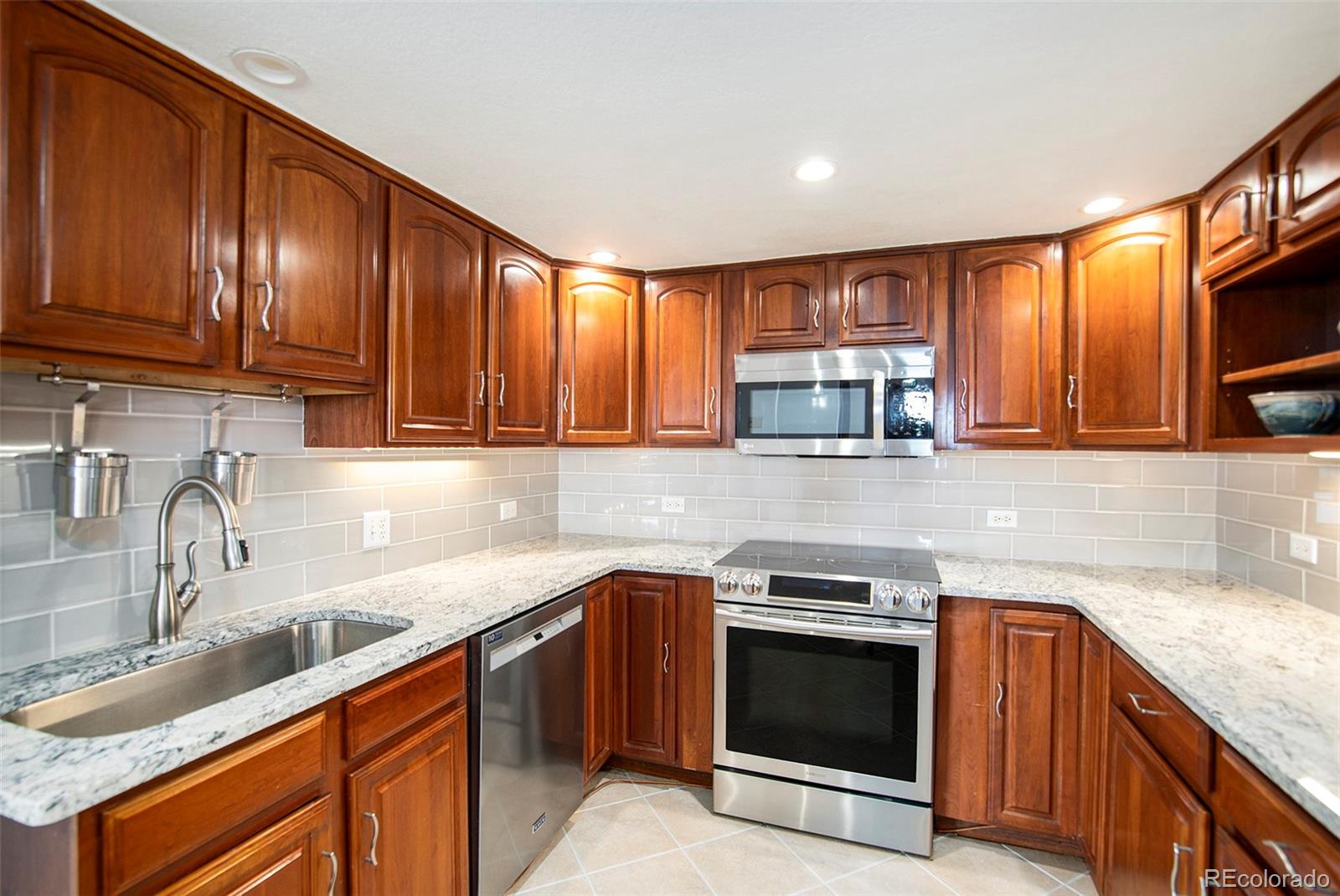 MLS Image #4 for 1029 e 8th avenue,denver, Colorado