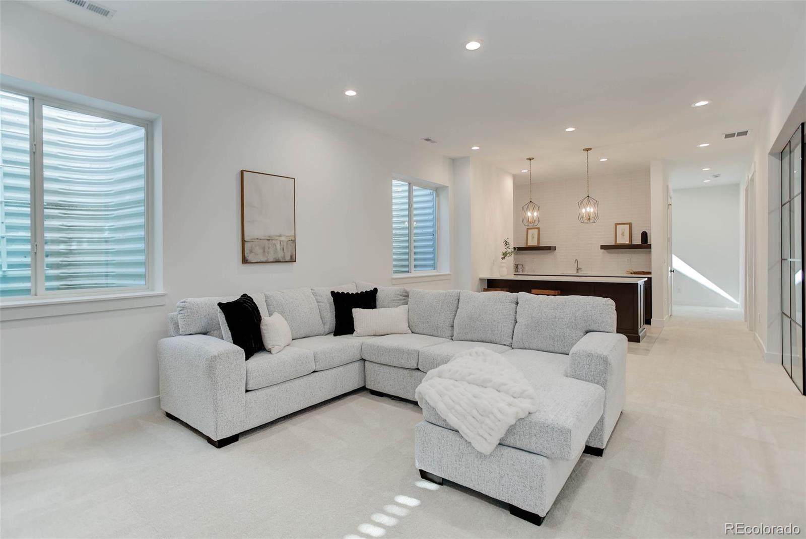 MLS Image #21 for 352 s high street,denver, Colorado