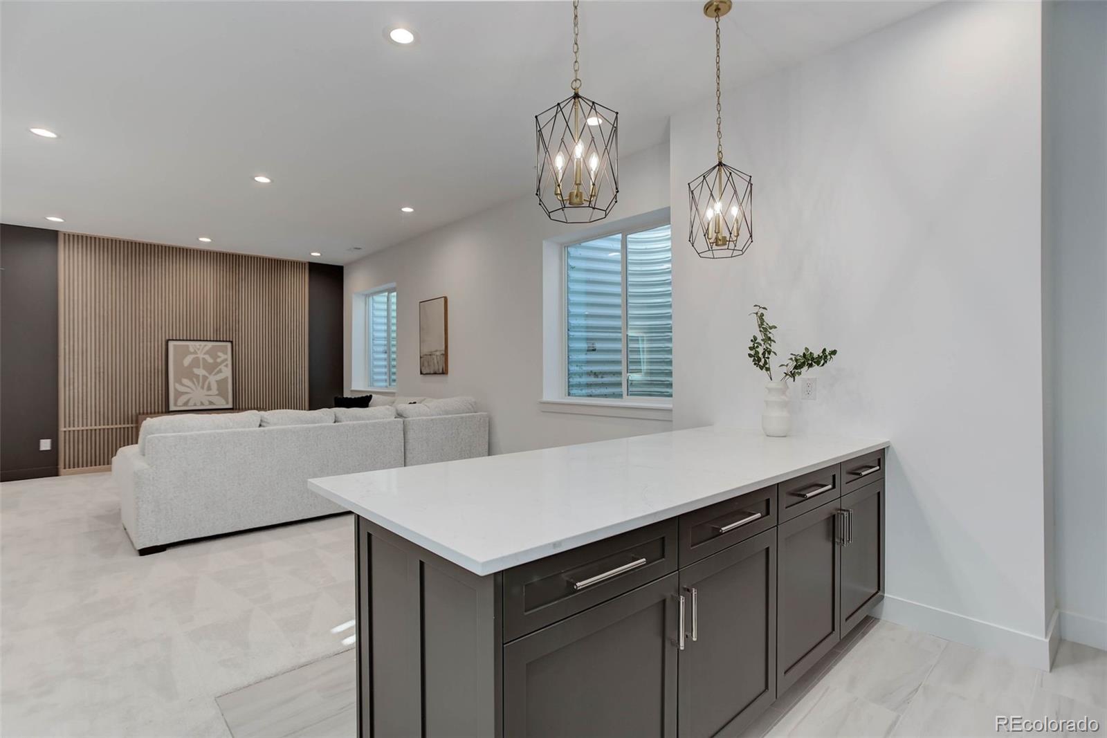 MLS Image #22 for 352 s high street,denver, Colorado