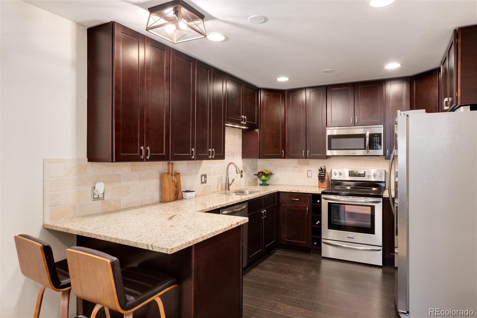 MLS Image #3 for 675 s clinton street,denver, Colorado
