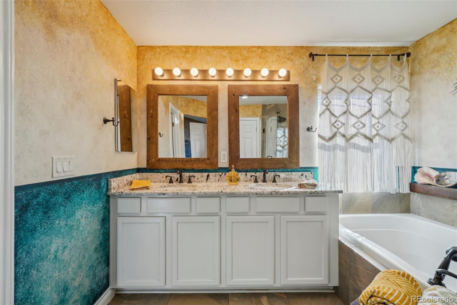 MLS Image #16 for 25123 e 5th avenue,aurora, Colorado