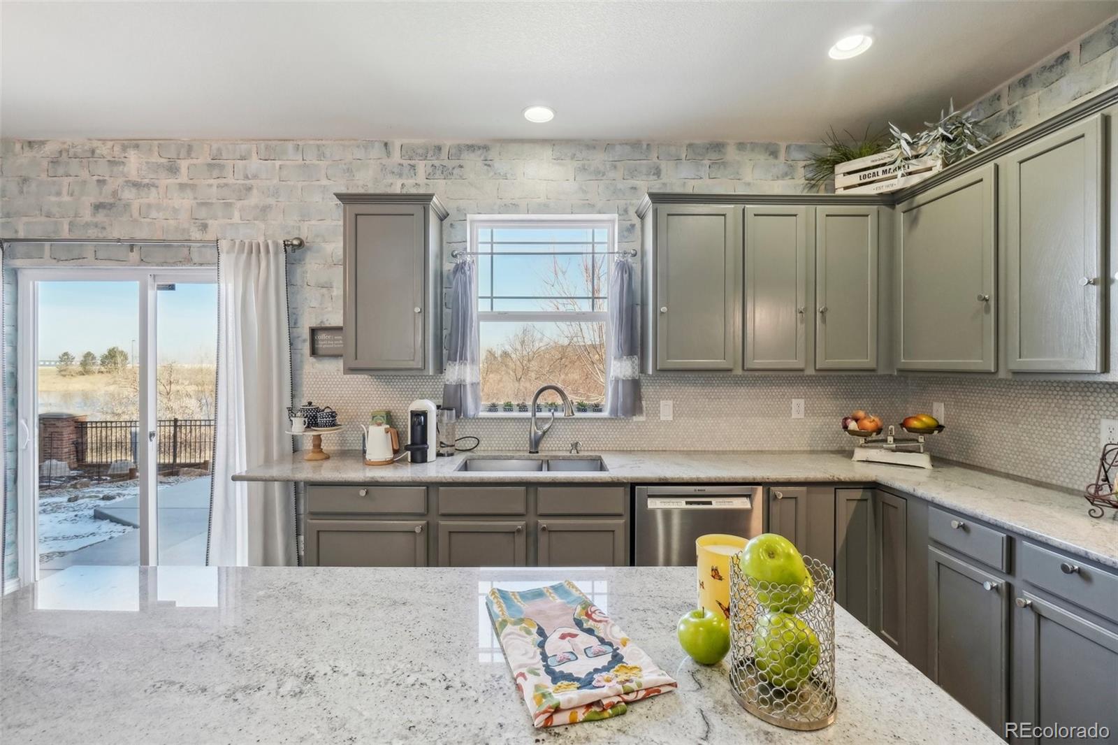 MLS Image #8 for 25123 e 5th avenue,aurora, Colorado