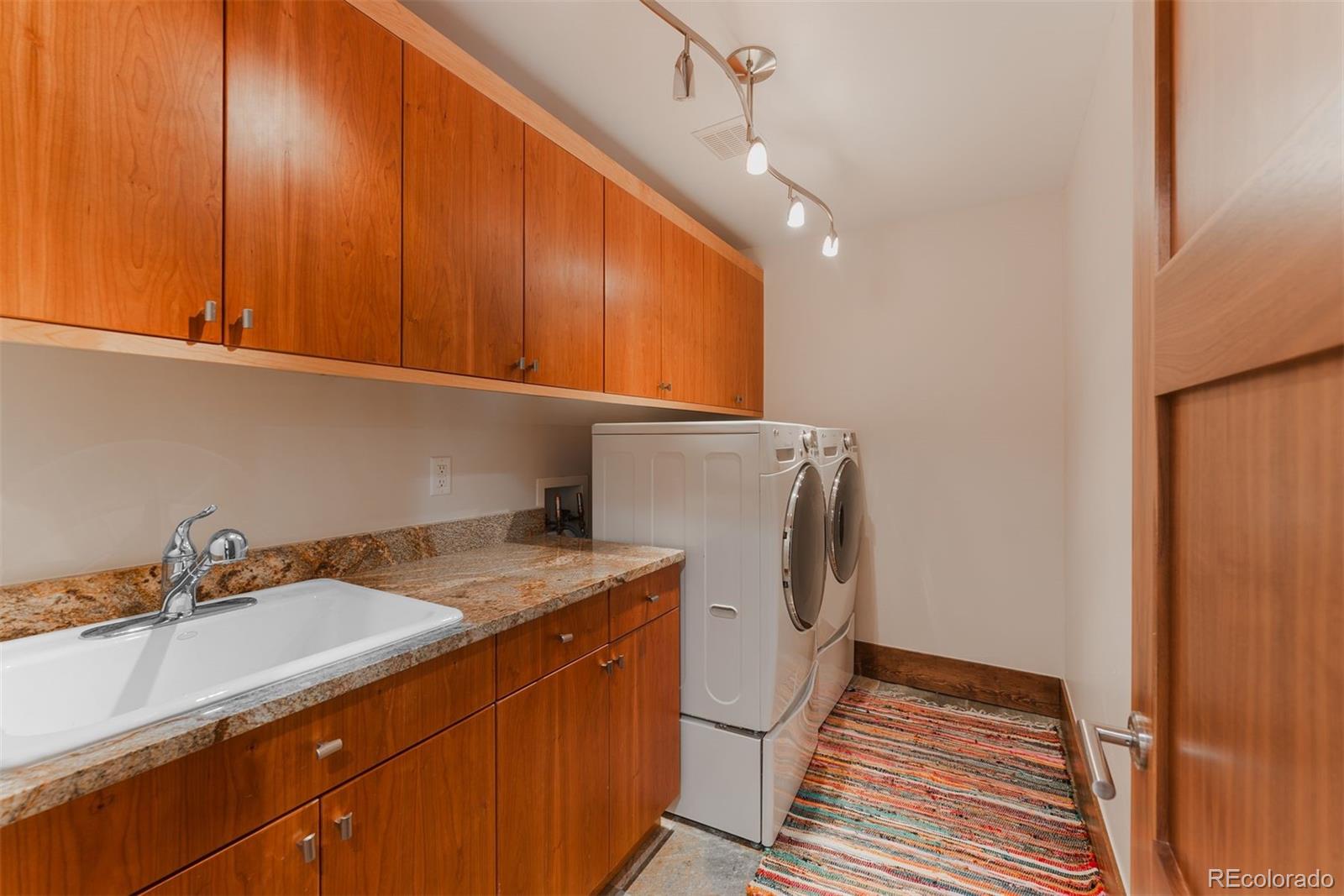 MLS Image #39 for 467  saint paul street,denver, Colorado