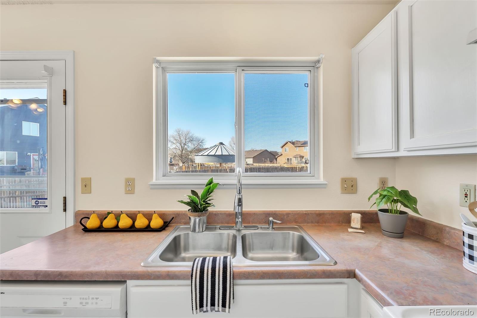 MLS Image #7 for 2148  reminiscent circle,fountain, Colorado