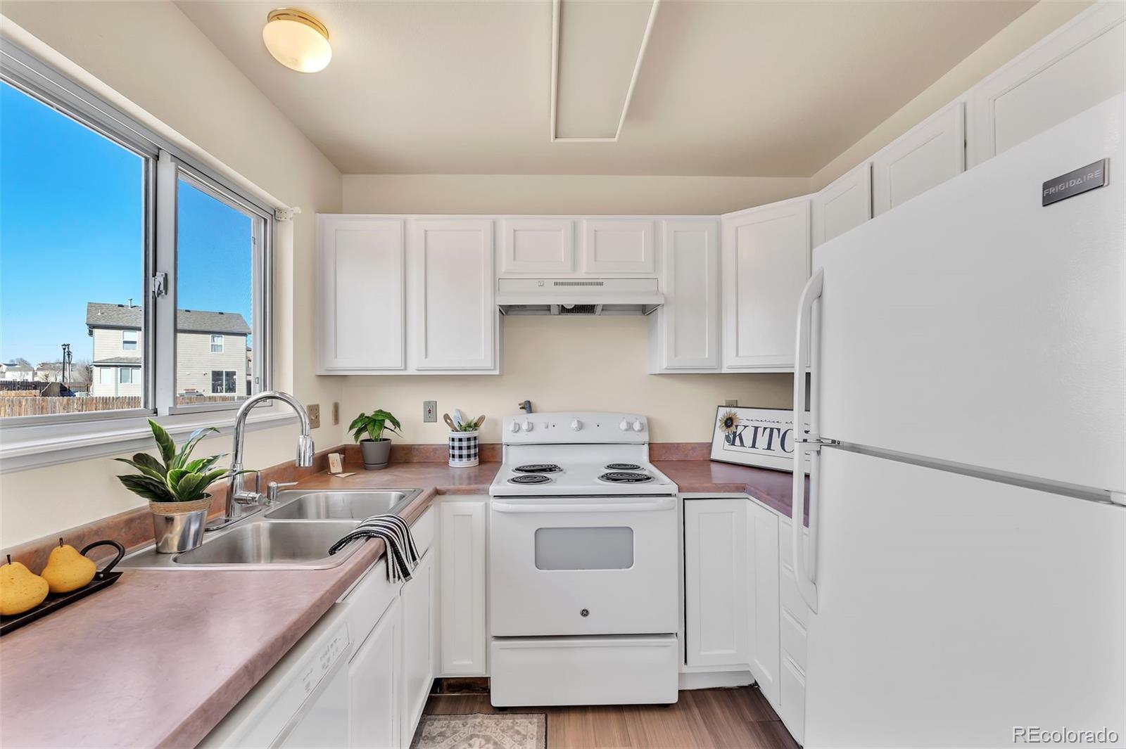 MLS Image #8 for 2148  reminiscent circle,fountain, Colorado