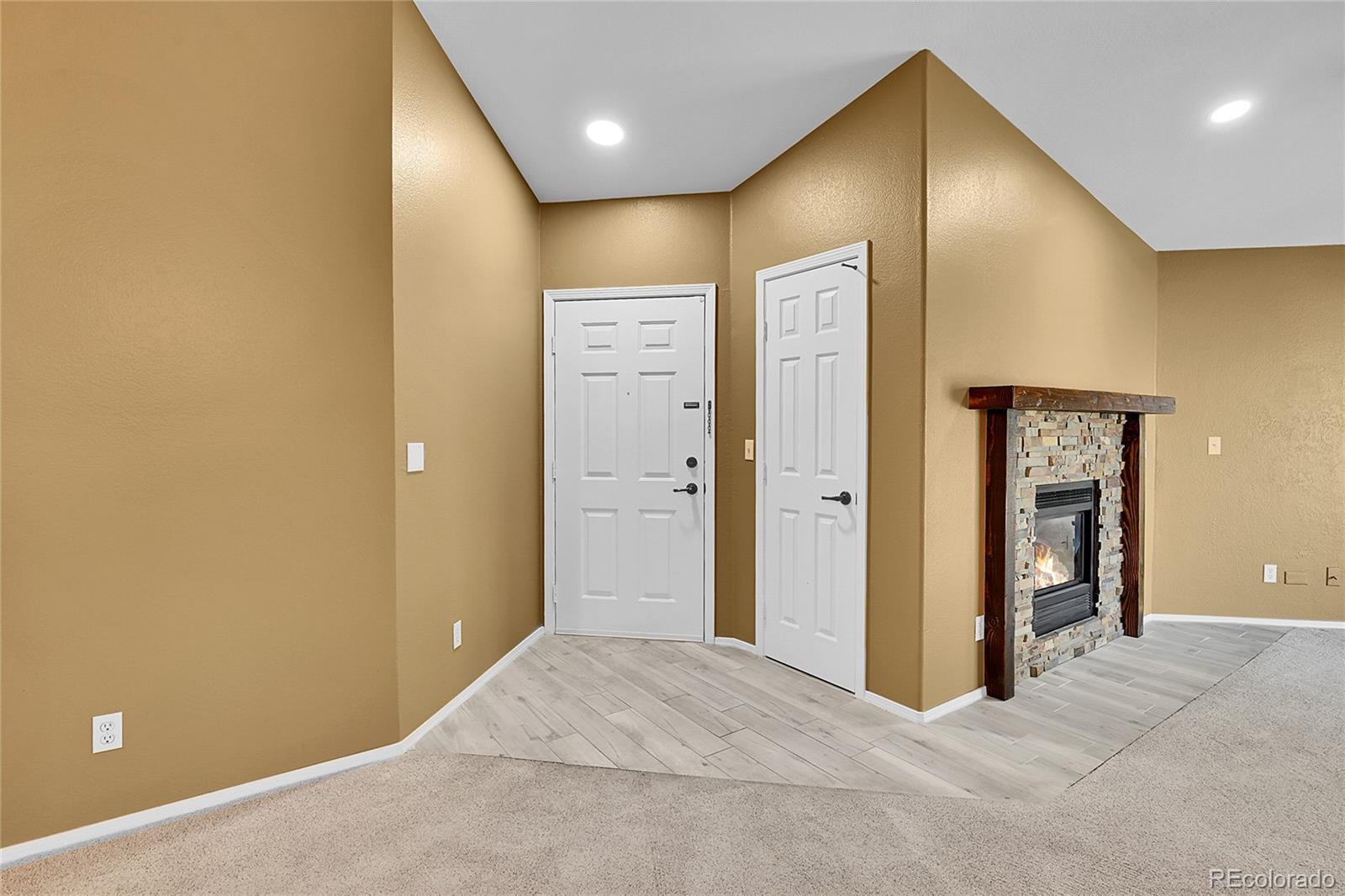 MLS Image #9 for 8747 e dry creek road,englewood, Colorado