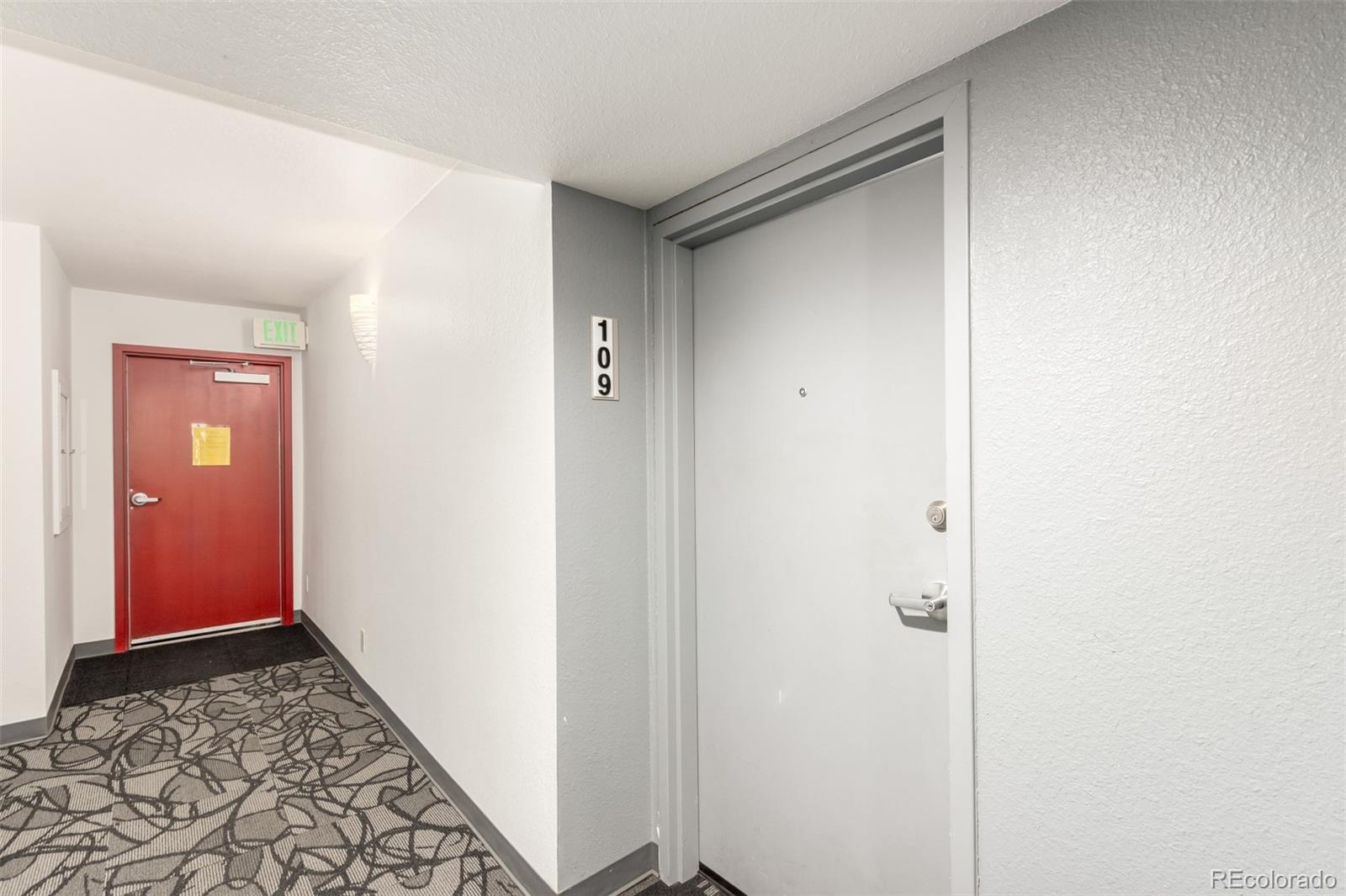 MLS Image #10 for 3450 s poplar street,denver, Colorado