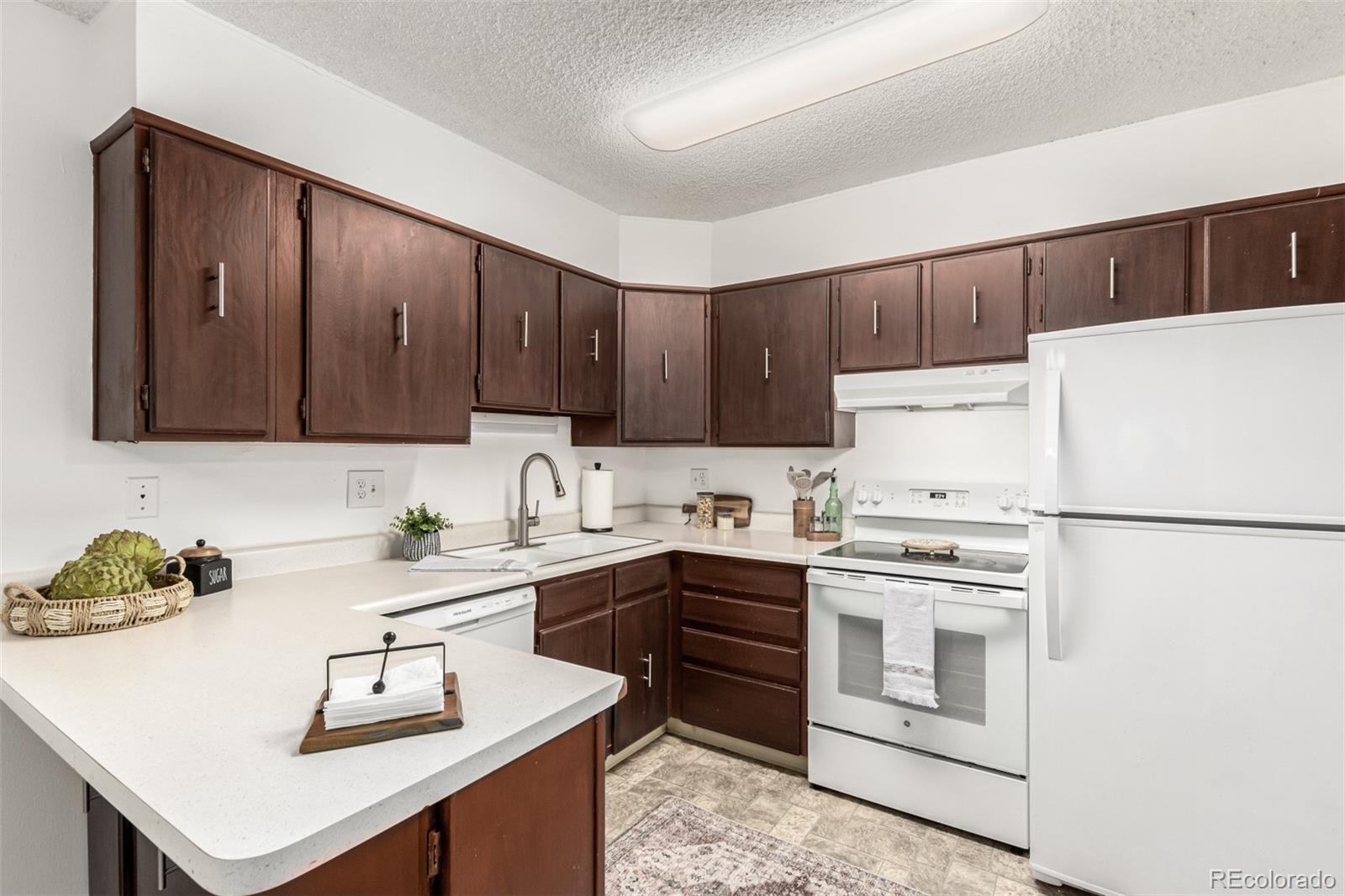 MLS Image #2 for 3450 s poplar street,denver, Colorado