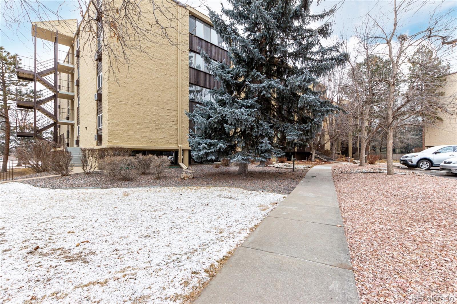 MLS Image #9 for 3450 s poplar street,denver, Colorado
