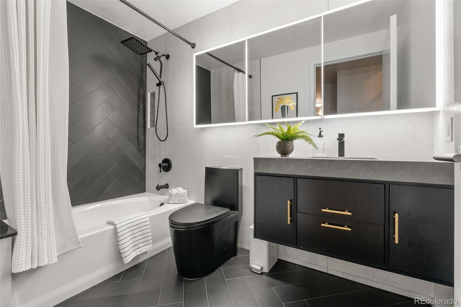 MLS Image #14 for 891  14th street,denver, Colorado