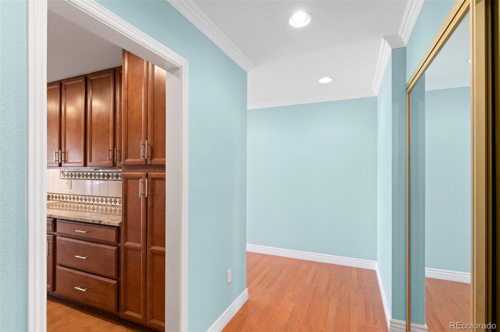 MLS Image #6 for 7877 e mississippi avenue,denver, Colorado