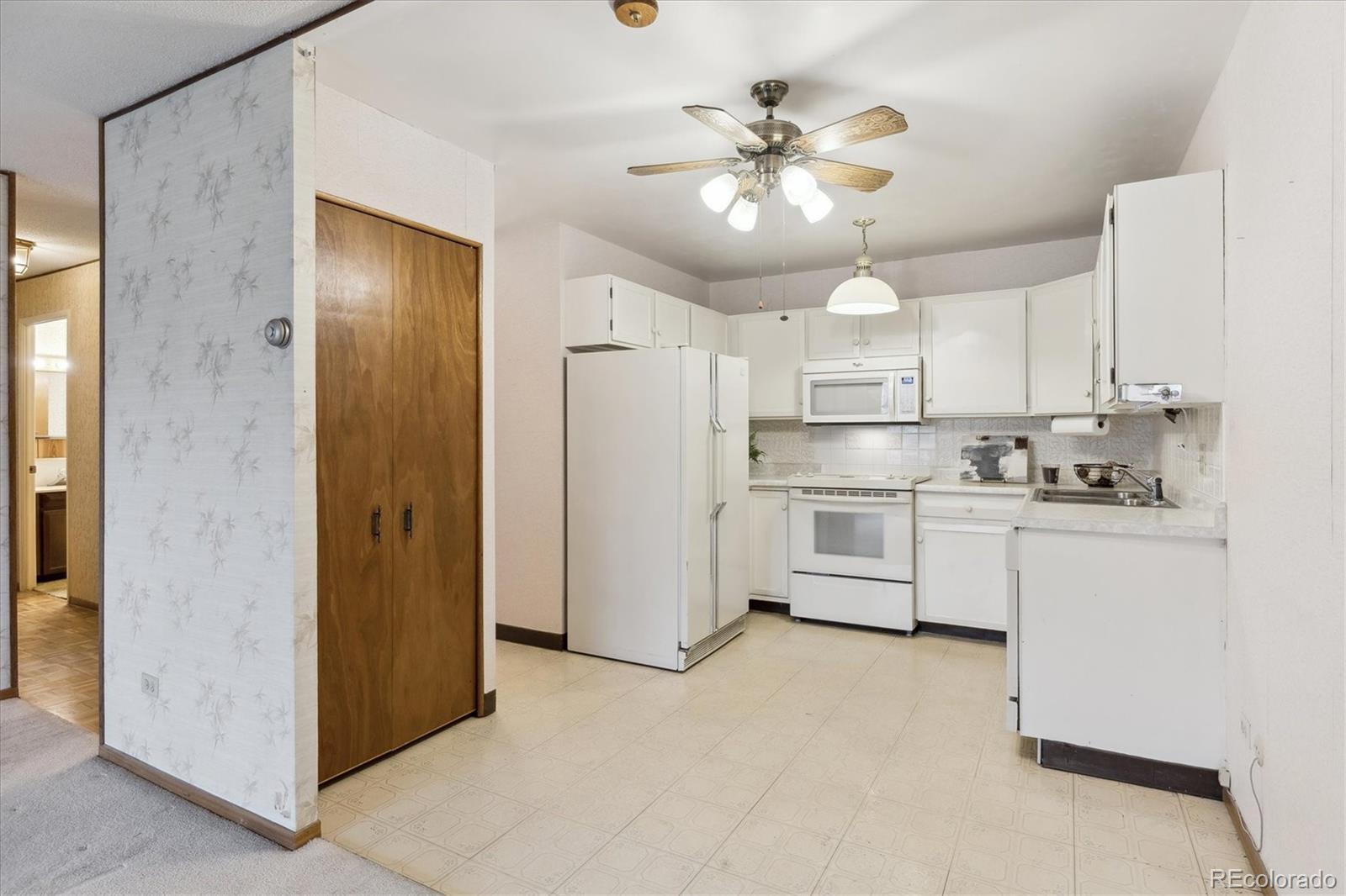 MLS Image #4 for 665 s alton way,denver, Colorado
