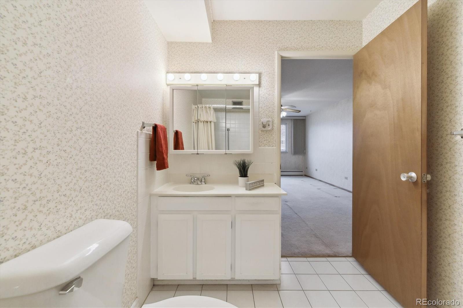 MLS Image #9 for 665 s alton way,denver, Colorado