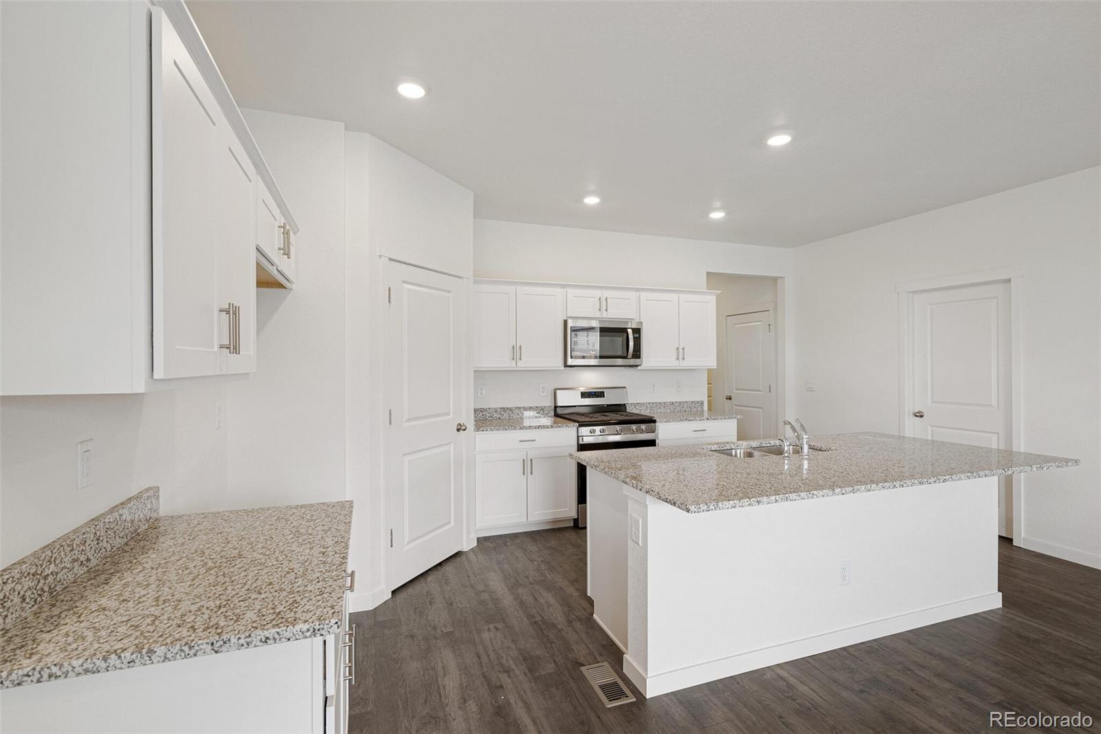MLS Image #16 for 862  crest street,lochbuie, Colorado